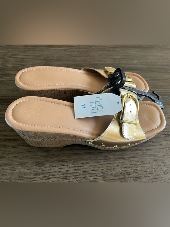 Time and Tru Shoes - NWT! Women’s Gold Cork Platform Slip Ons Size 11